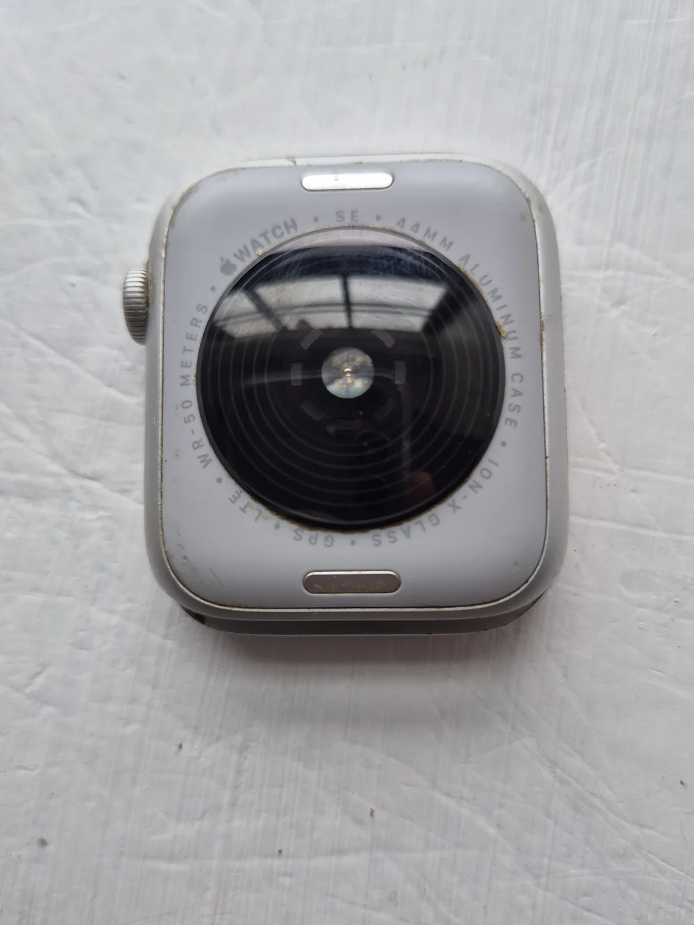 Apple Watch SE 44mm Silver Aluminum (White Back)